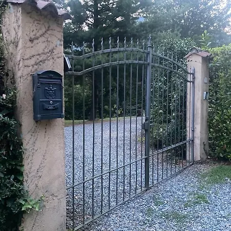 Villa Con Giardino ⭑⭑⭑⭑⭑ - Wifi, Dogs Allowed